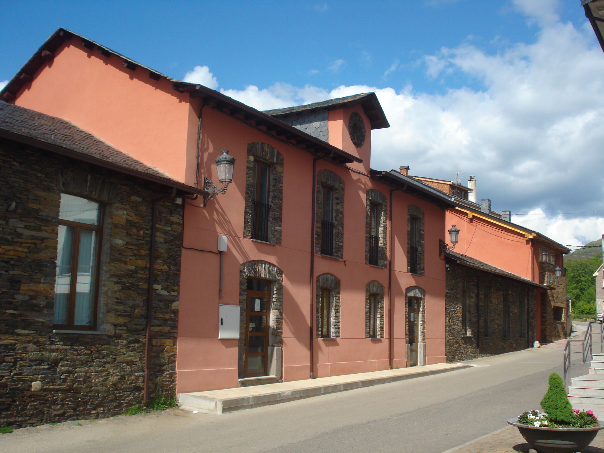 FACHADA 2